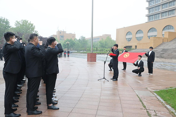 图片3旗下宣誓.jpg 图片3旗下宣誓.jpg